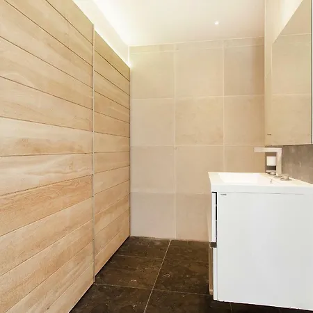 Mycitylofts Calypso Tower Apartment